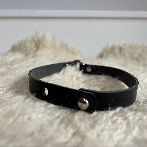 Faux-Leather Choker Necklace - Picture 2 of 3